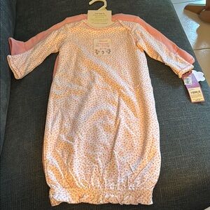 Carter’s girl’s set of 2 sleep gowns